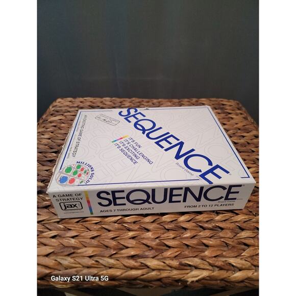 Sequence An Exciting Game of Strategy - Board Game - Picture 3 of 11